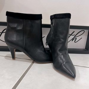 42 GOLD Ojai bootie size 9